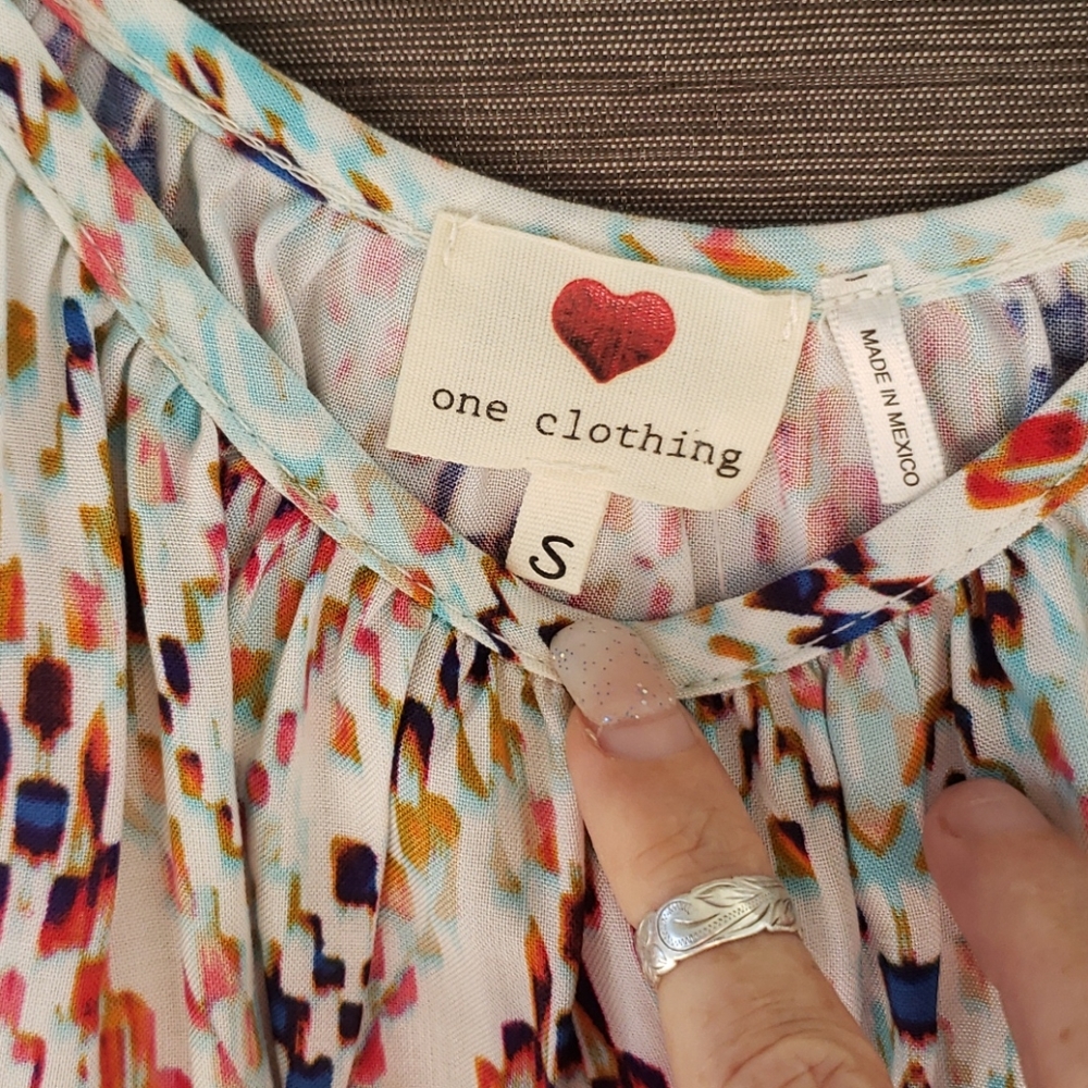 Cold Shoulder Shirt - Picture 6 of 7